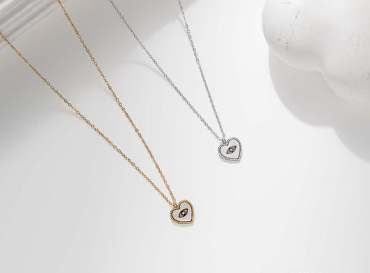 Collier court œil cœur