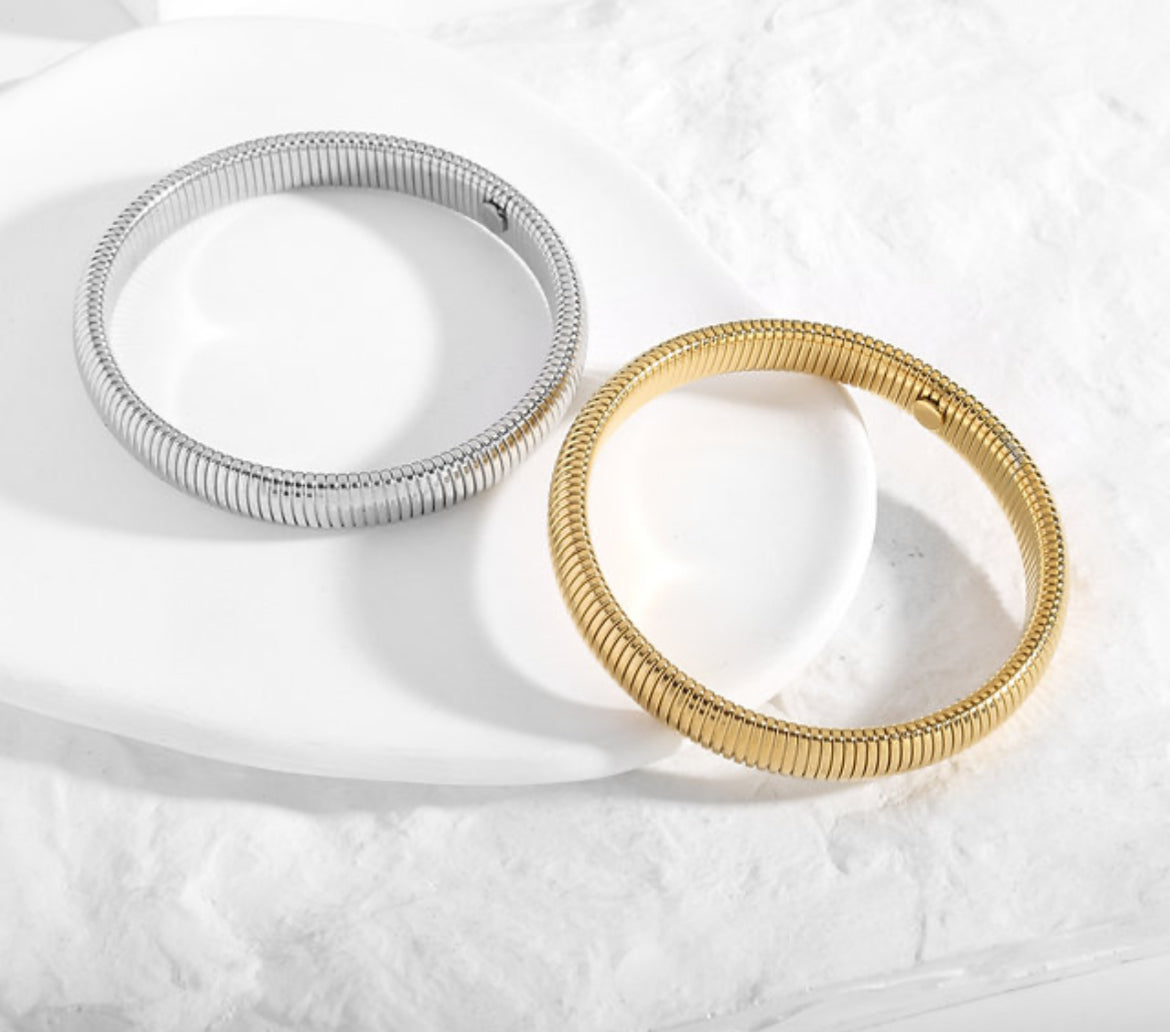 Bracelet semi-rigide