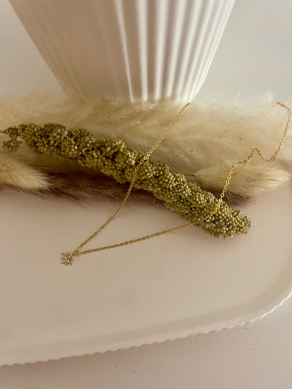 Collar de pequeña estrella