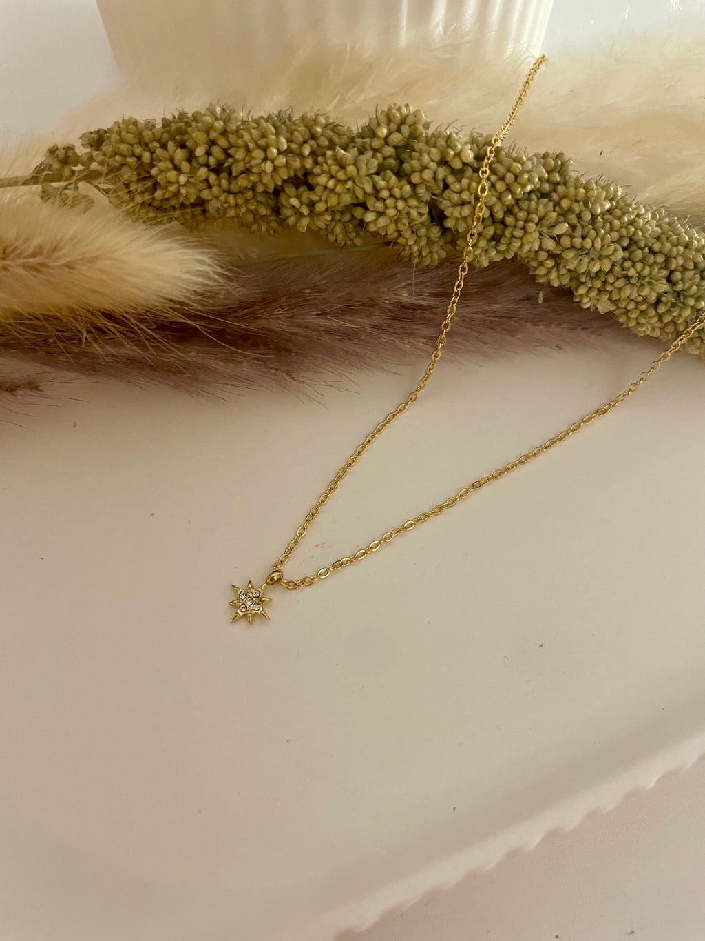 Collar de pequeña estrella